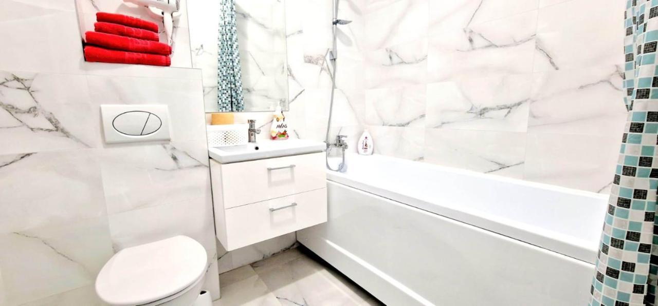 Evelyn Modern Apartment Near Palas Яш Екстериор снимка