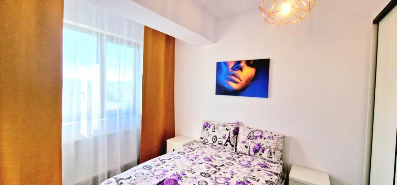 Evelyn Modern Apartment Near Palas Яш Екстериор снимка