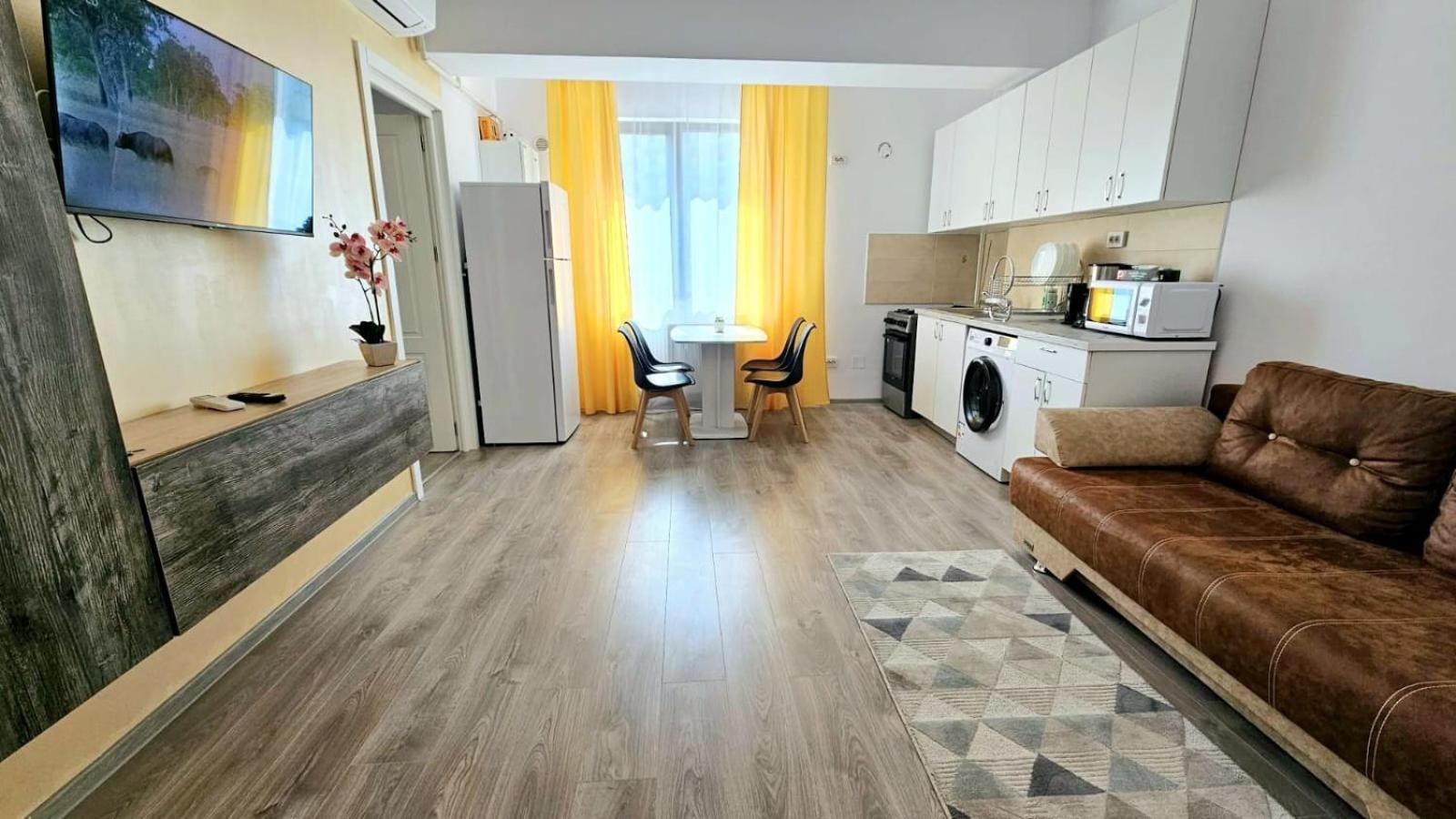 Evelyn Modern Apartment Near Palas Яш Екстериор снимка